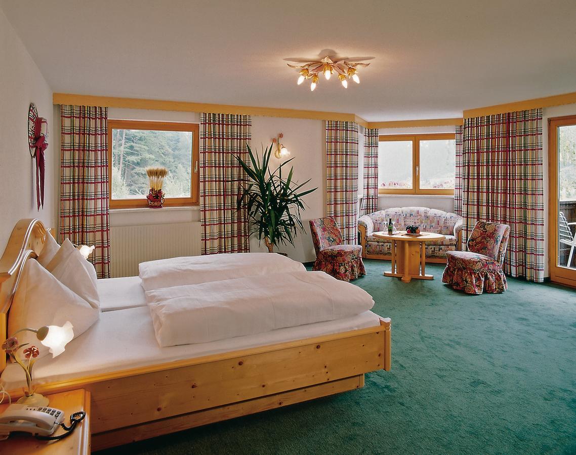 Hotel Olympia Pettneu am Arlberg Exterior photo