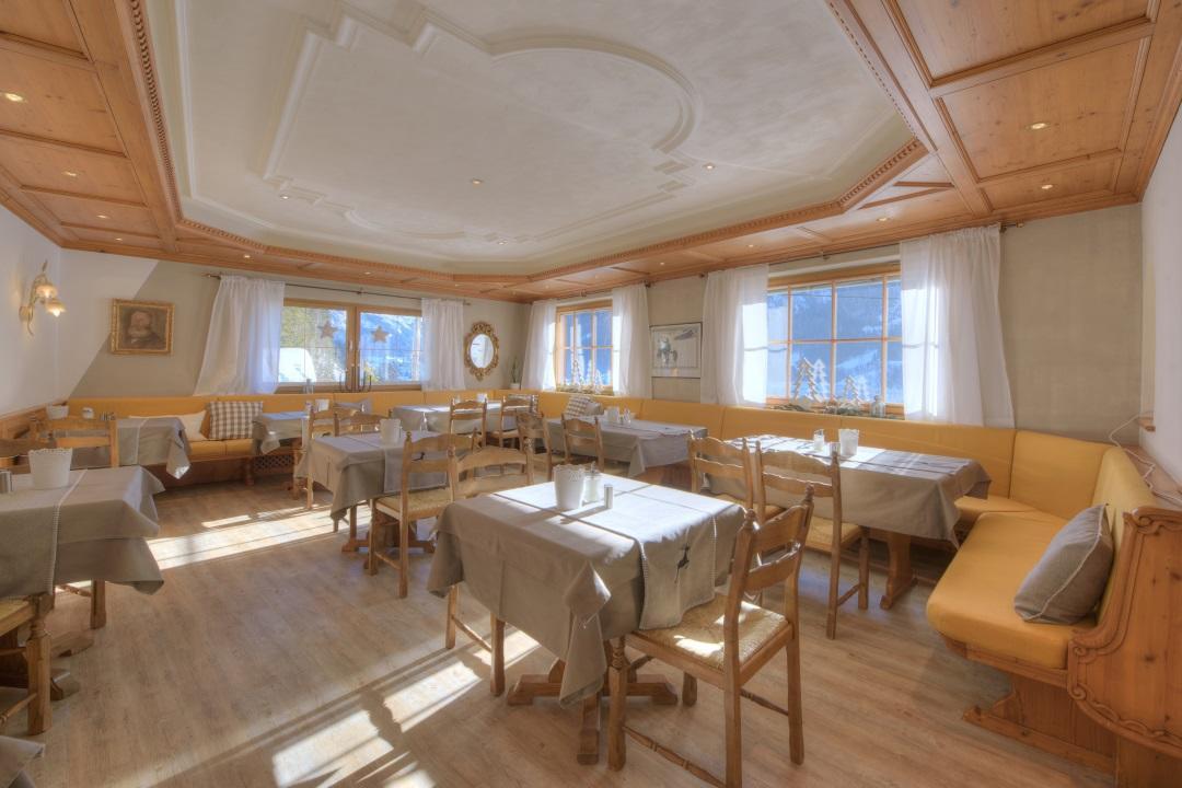 Hotel Olympia Pettneu am Arlberg Exterior photo